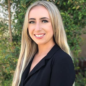 Tianna - Glasses and Contact Lenses Expert Tianna - Glasses and Contact Lenses Expert